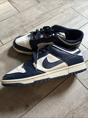Nike Men’s Navy and White Low-Top Sneakers with Swoosh